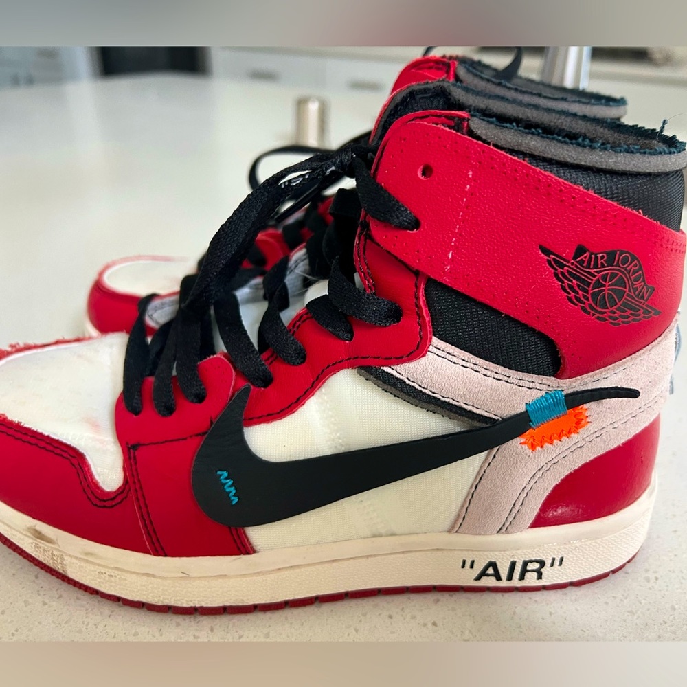 Off-White x Air Jordan 1 Retro High OG 'Chicago